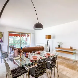 https://le-parc-du-lion.fr-provencehotel.com